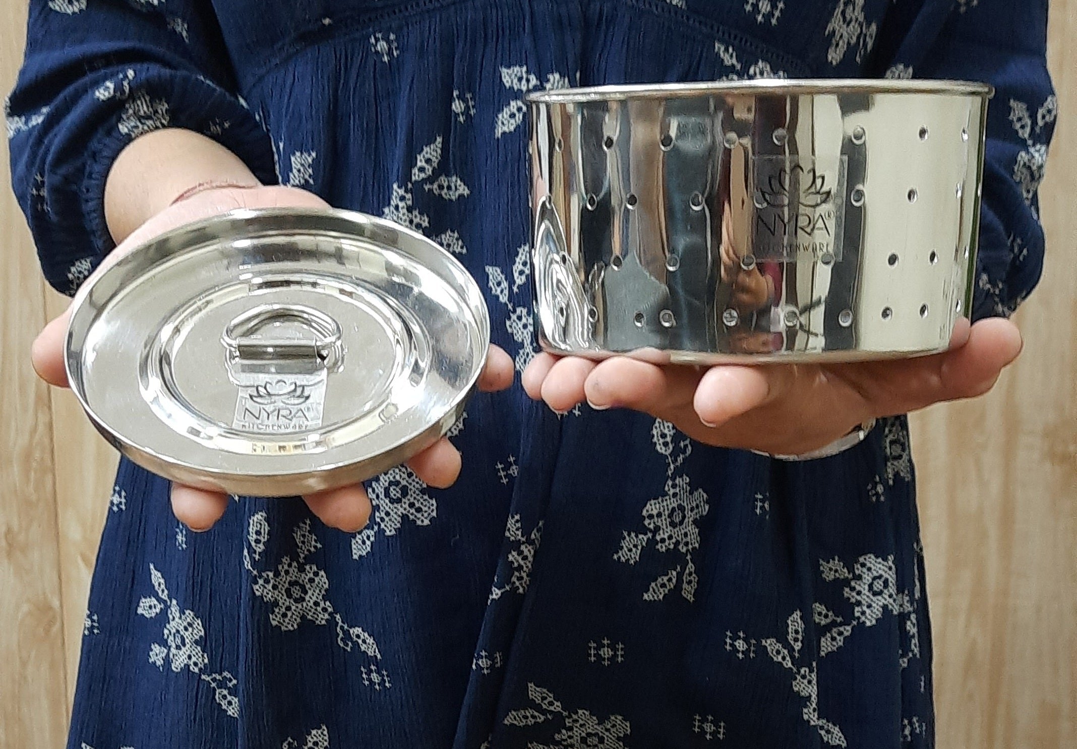 Stainless Steel Glossy-Finish Round Cheese/Paneer Maker