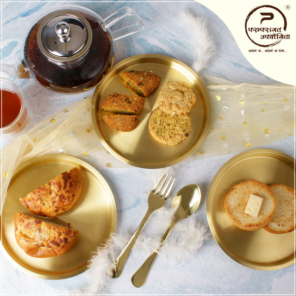 Paramparagat Upyogita Swarna Devyani Brass Snacks Set with Cutlery