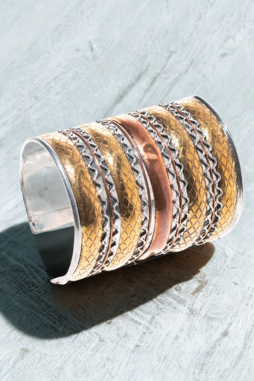 Bratara lata aurie cu model zigzag