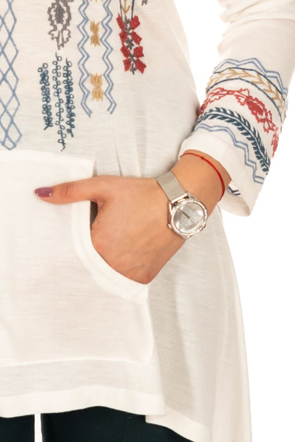 Bluză ivory cu broderie si buzunare cangur Marime M-L
