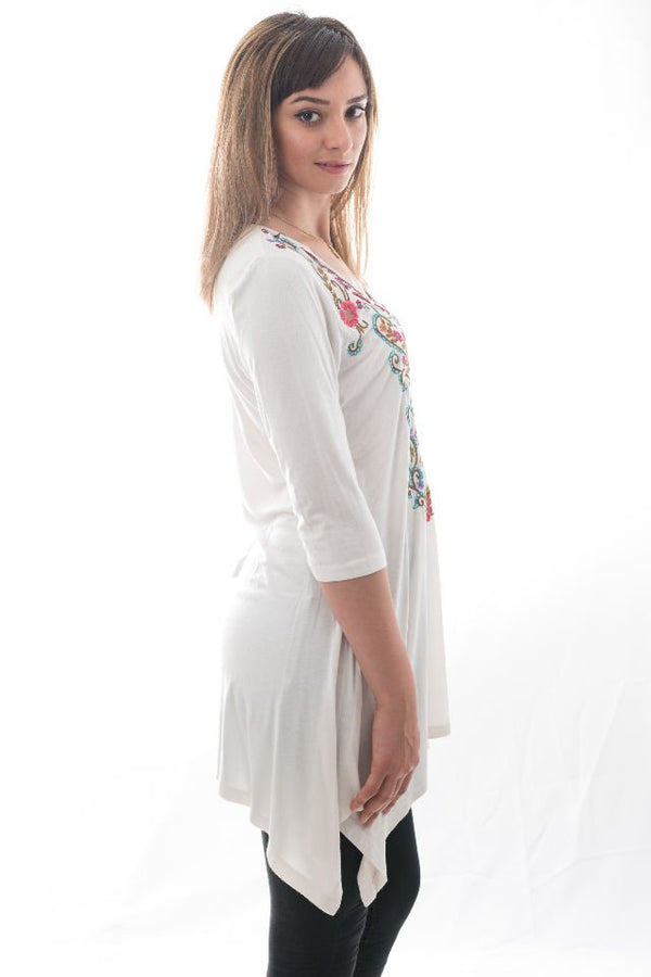 Bluză Alba Cu Broderie Multicolora Mărime M-L