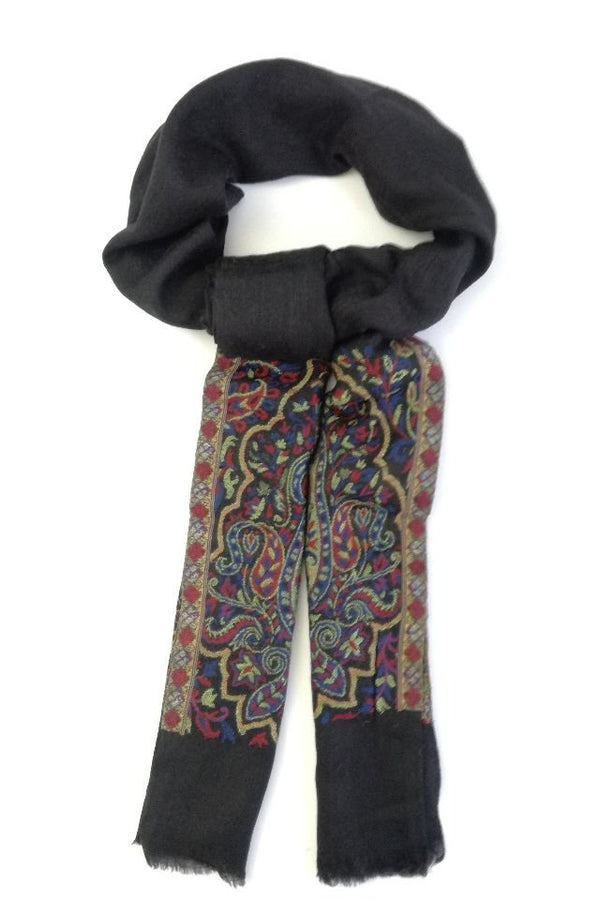 Esarfa-sal din lana pashmina negru cu broderie fina