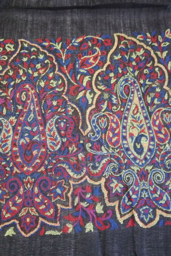 Esarfa-sal din lana pashmina negru cu broderie fina