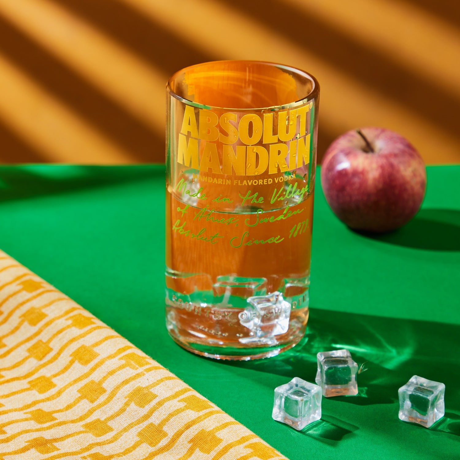 Absolut Mandrin Mini Glass – Zesty, Sustainable, Stylish