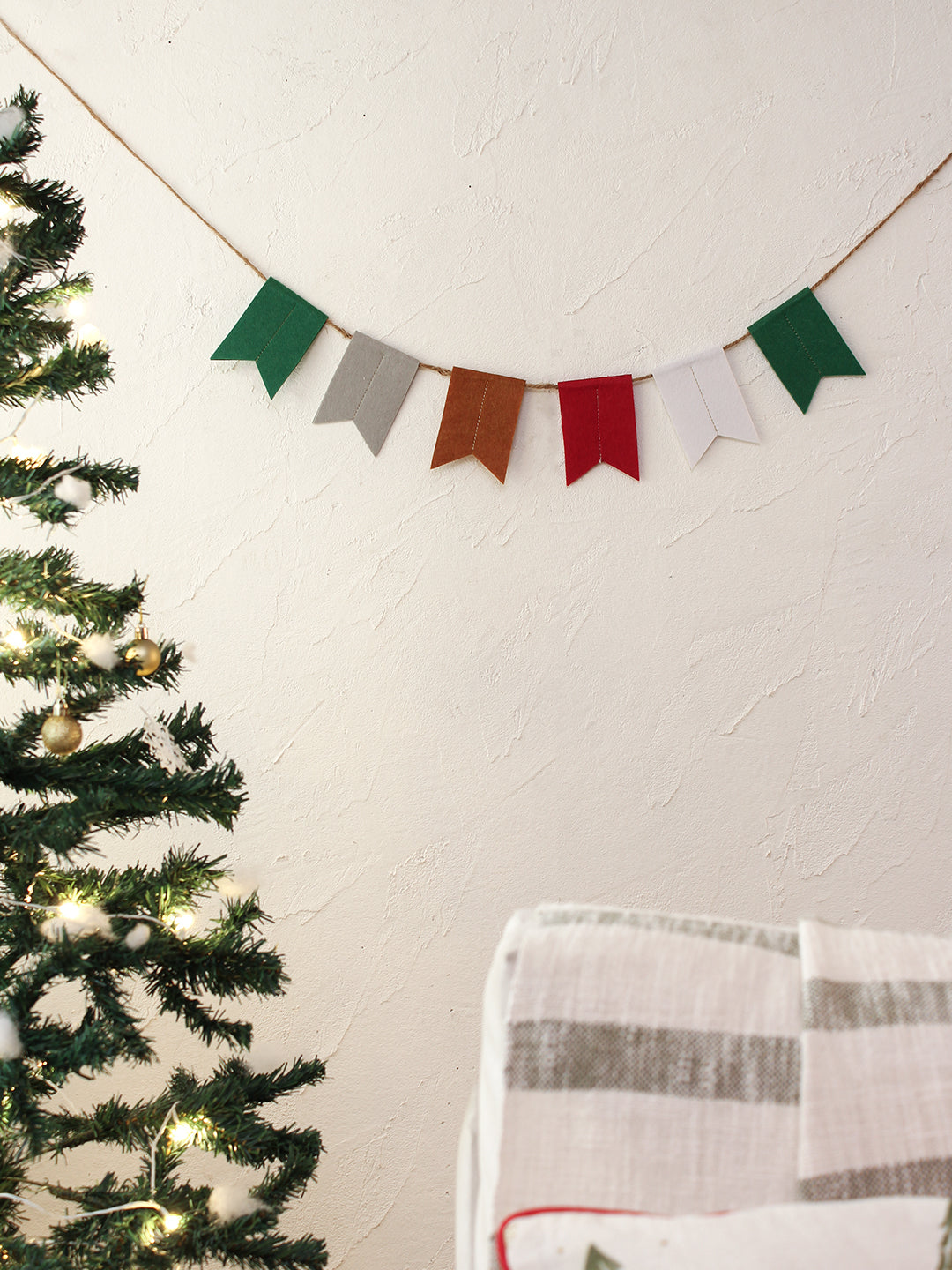 Holiday Bunting (Multi)