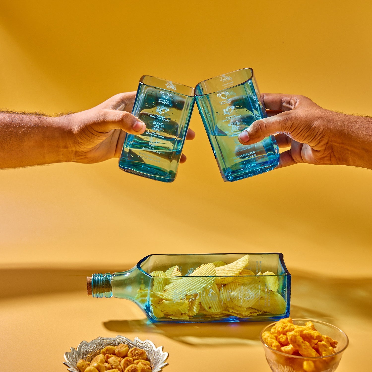 Bombay Sapphire 2 Medium Glass With Platter – Upcycled Glassware Gift Set