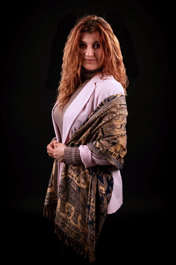 Esarfa de casmir bej-blumarin cu motive traditional indian floral si paisley