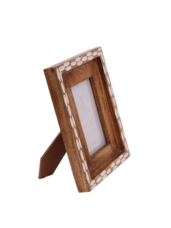 Sandakphu Photoframe & Karakoram Throw Gift Box (Multi)