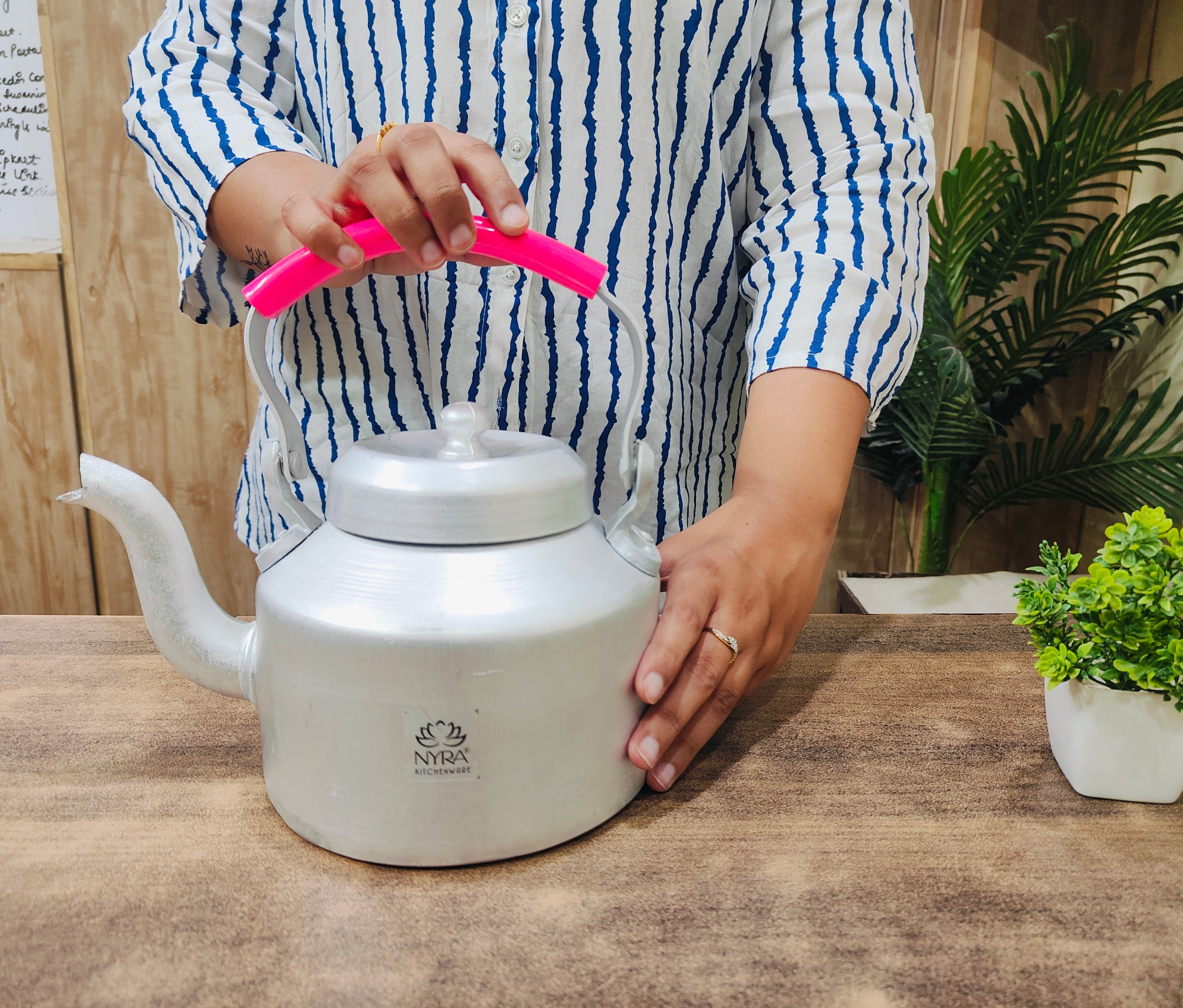 showing aluminium tea kettle