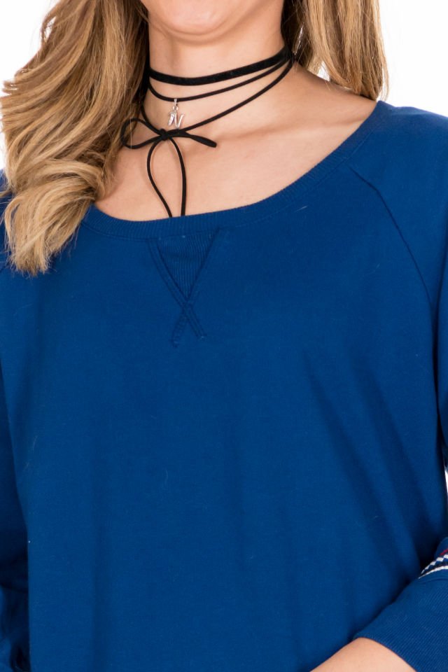 Bluza Albastra Cu Broderie Marime M-L