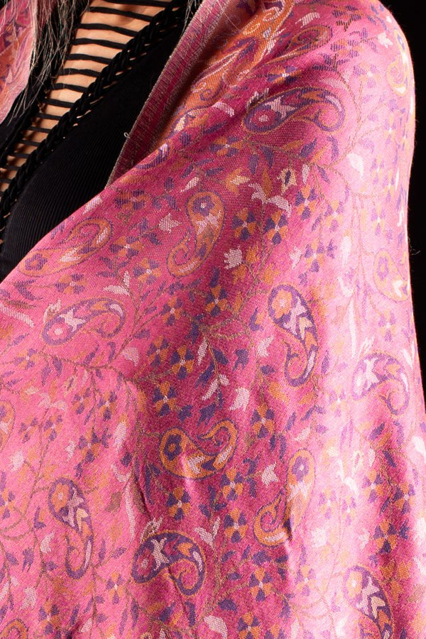 Şal Kani India, roz plăpând