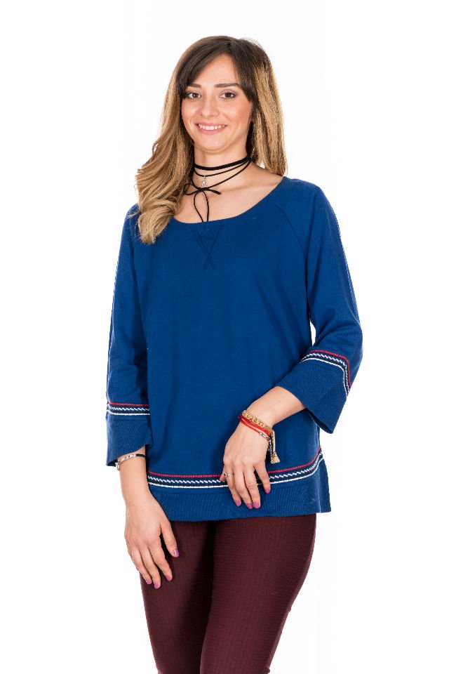Bluza Albastra Cu Broderie Marime M-L