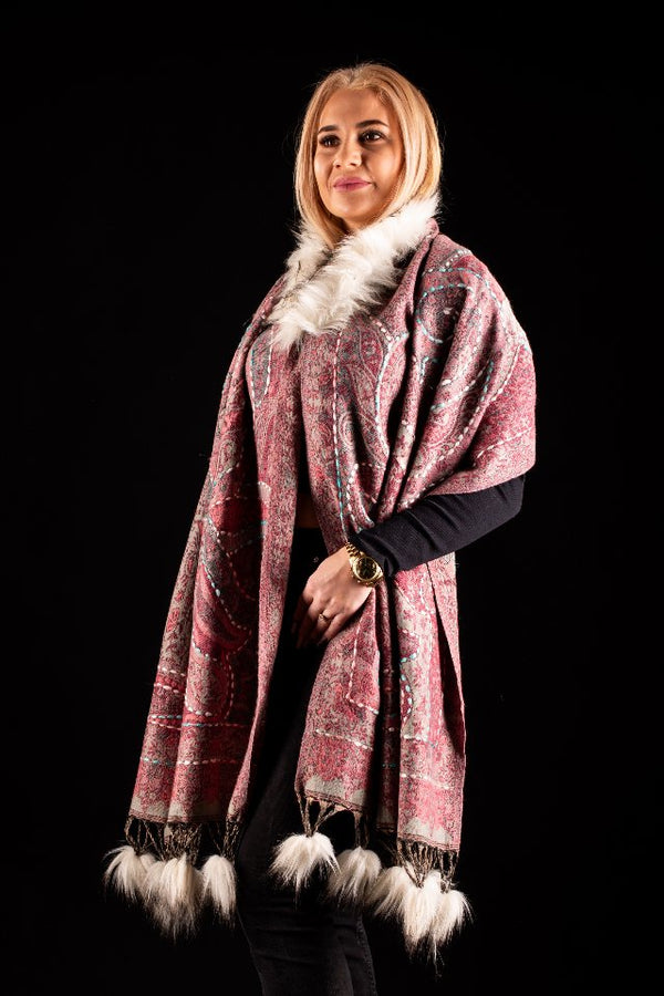 Sal roz-bej cu broderie hand made si blanita alba India