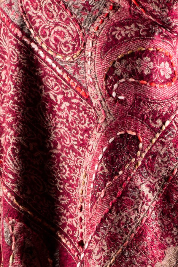 Sal rosu caramiziu cu broderie hand made si blanita roscata India