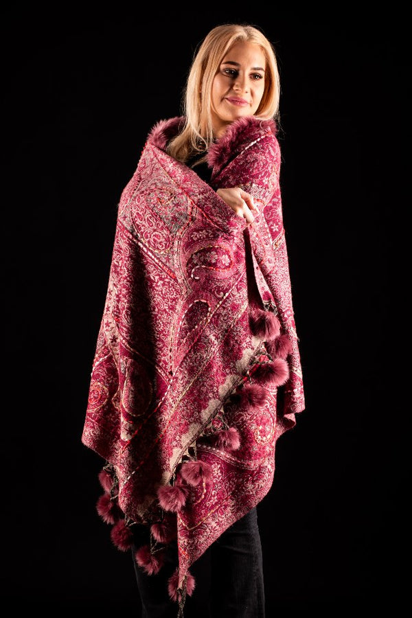 Sal rosu caramiziu cu broderie hand made si blanita roscata India