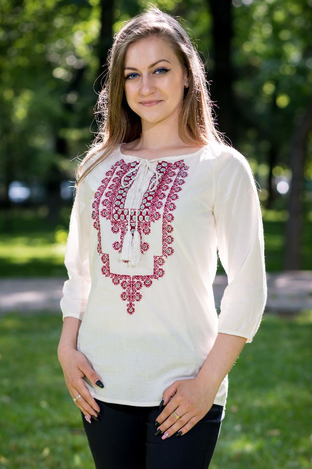 Bluza Tip Ie Cu Broderie Rosie Marime S