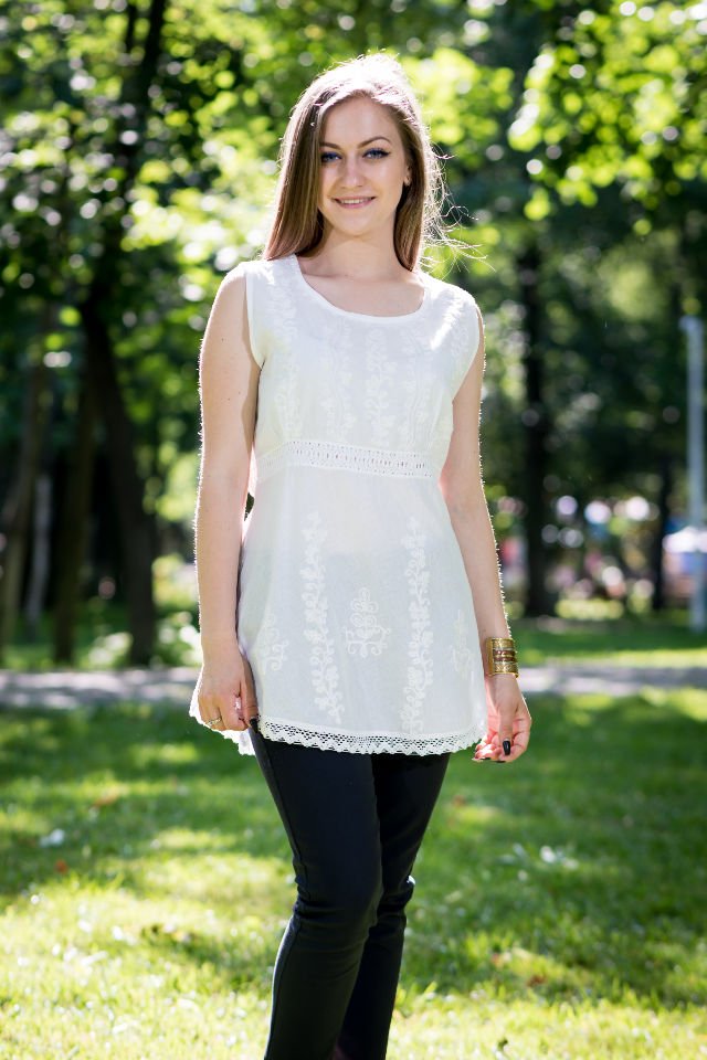 Bluza Chimono Alba Cu Broderie Marime M