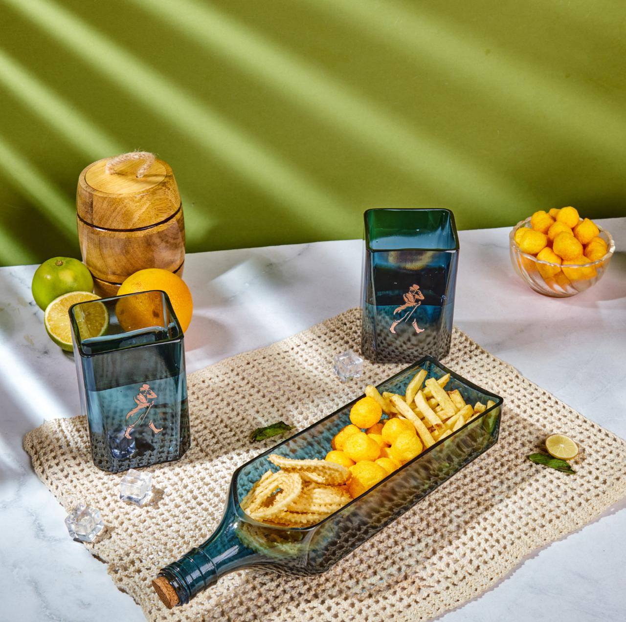 Johnnie Walker Double Black Platter with 2 Medium Glasses – Upcycled Elegance for Modern Entertaining