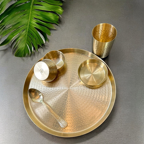 Paramparagat Upyogita Swarna Kalki Brass Thali Set (Hammered) 13'