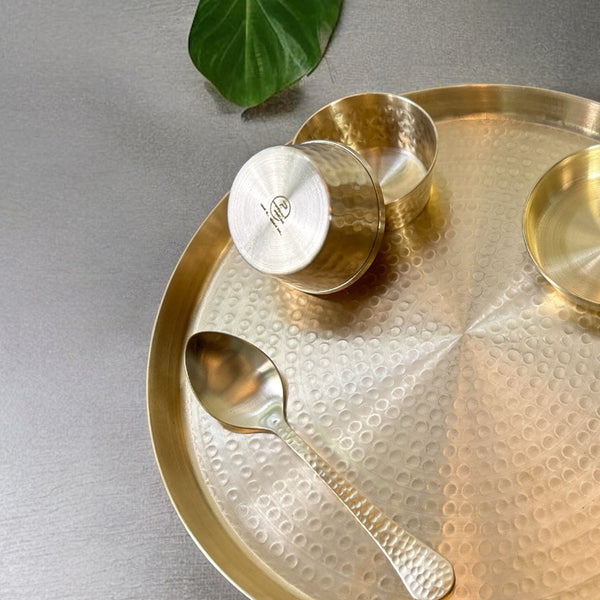 Paramparagat Upyogita Swarna Kalki Brass Thali Set (Hammered) 11'
