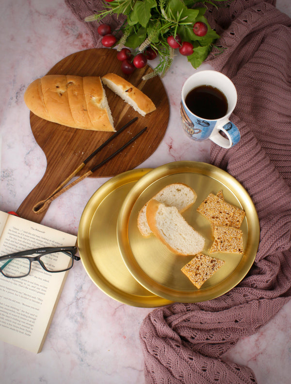 Paramparagat Upyogita Swarna Devyani 9' Brass Snacks Plates