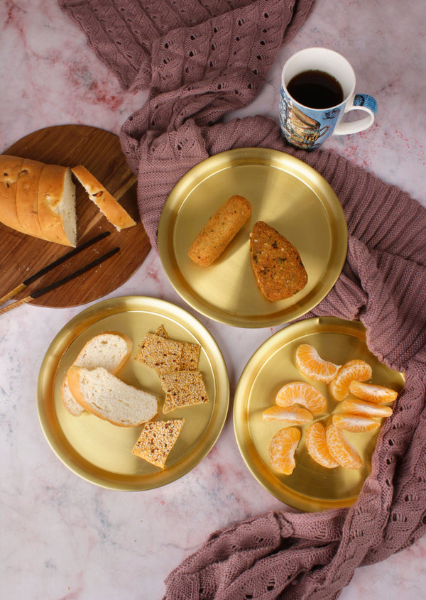 Paramparagat Upyogita Swarna Devyani 9' Brass Snacks Plates