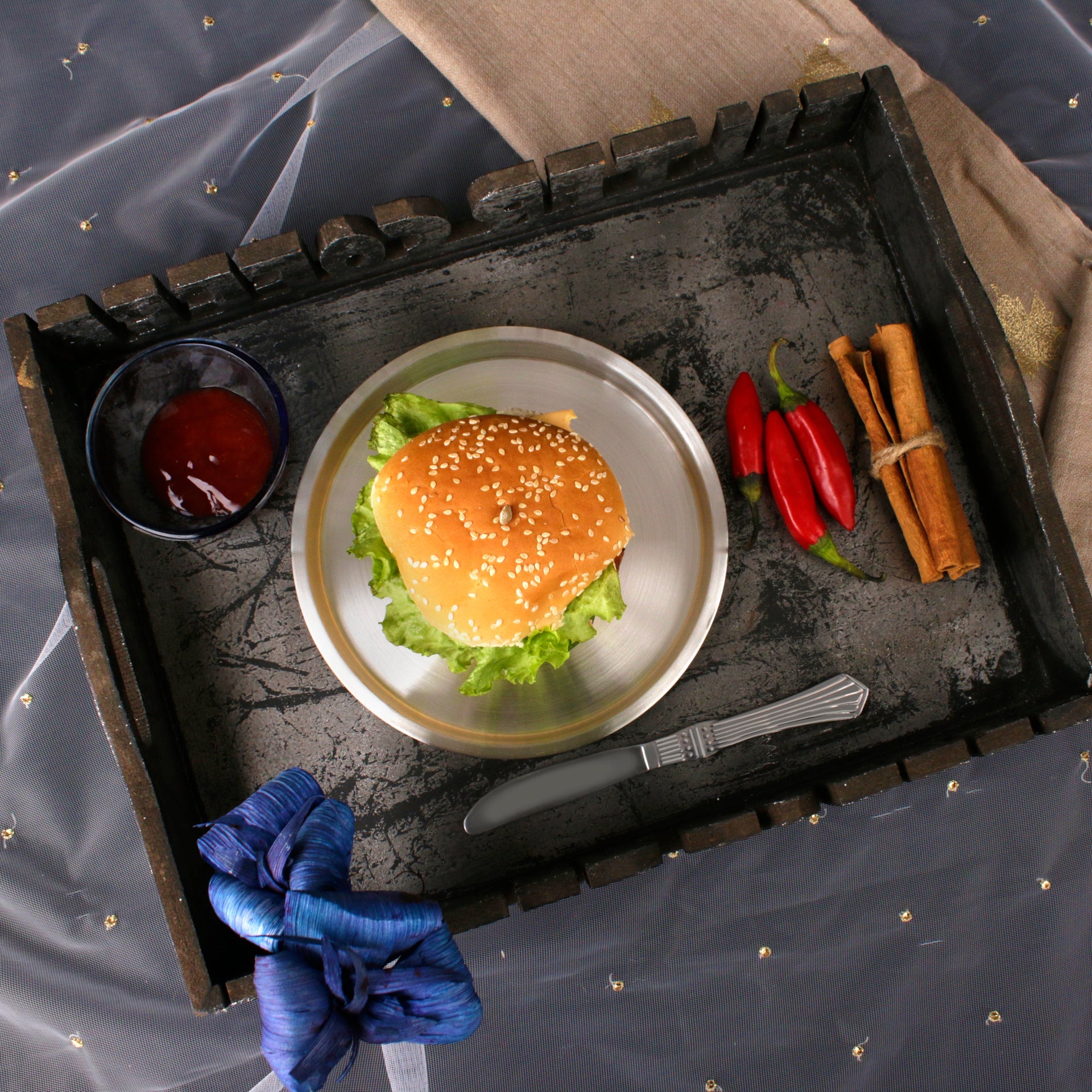 Paramparagat Upyogita Devam Maharani Brass 9' Snacks Plates with Tin Coating (kalai)