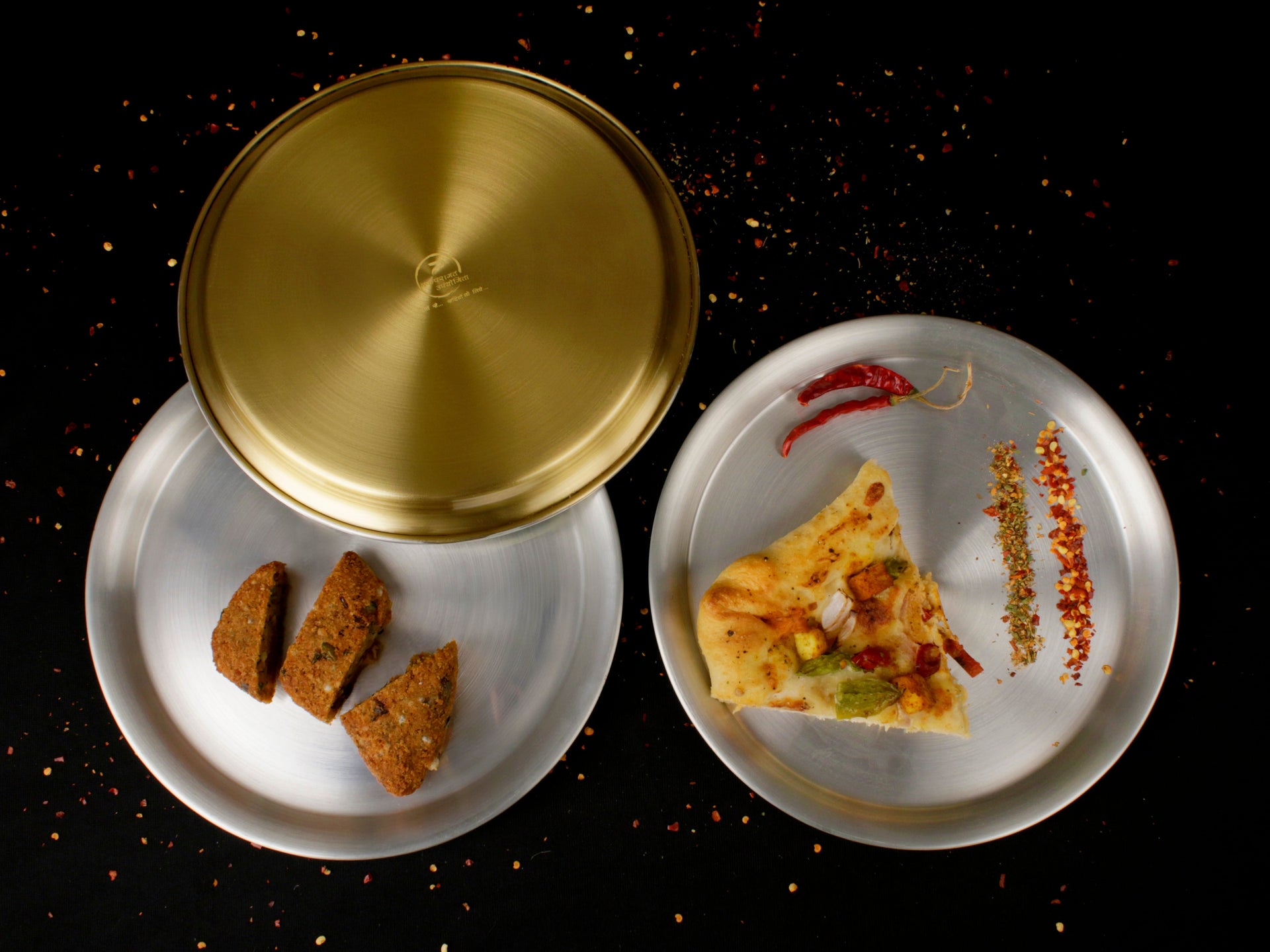 Paramparagat Upyogita Devam Devyani Brass 9' Plate Set with Tin Coating (Kalai)