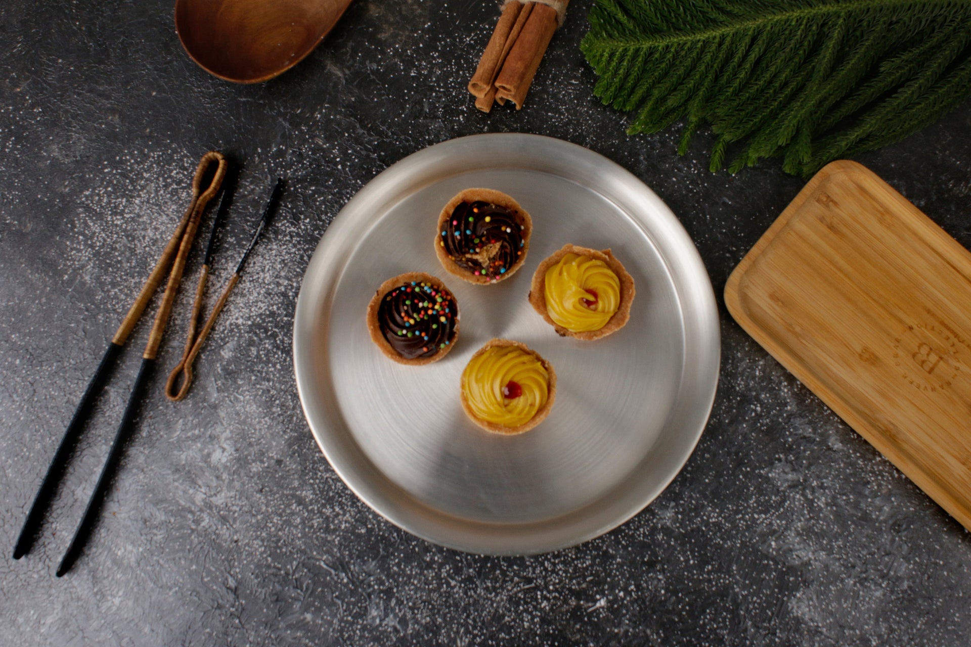 Paramparagat Upyogita Devam Devyani Brass 7' Dessert Plate Set with Tin Coating (Kalai)