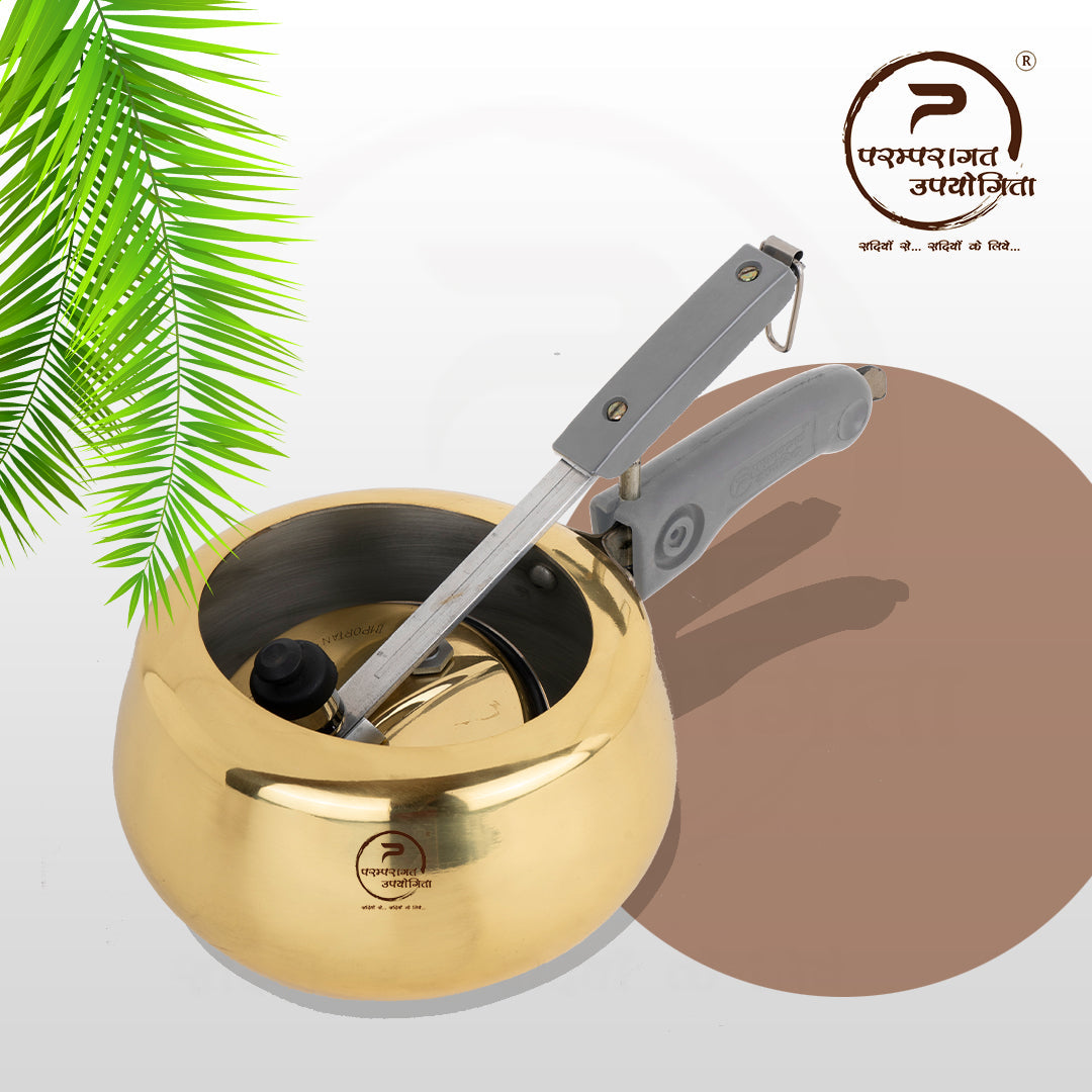 Paramparagat Upyogita Chaitanya Pressure Cooker 5 Ltr. + Flat Bottom Kadhai (Wok) 2 Ltr.