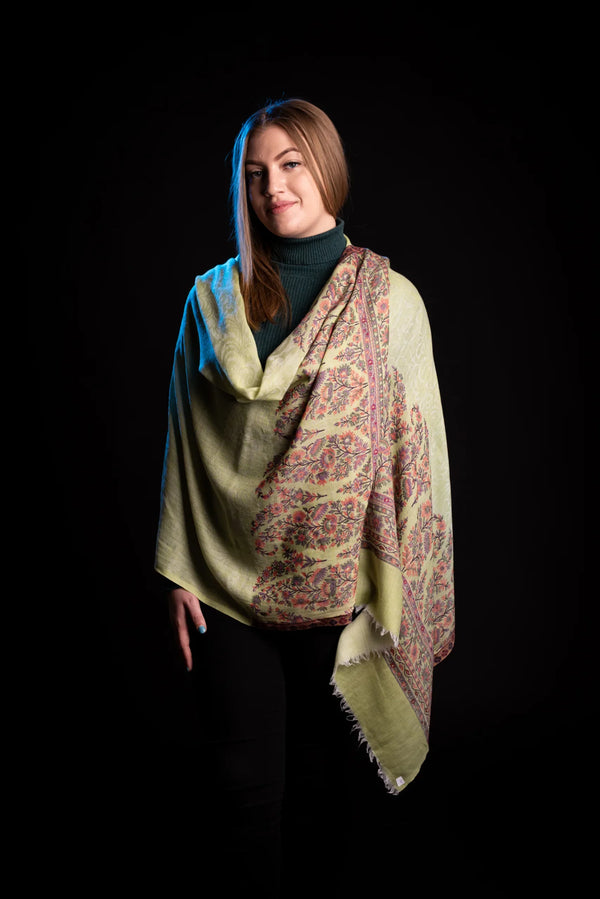 Esarfa-Sal Cara, din lana pashmina verde-fistic cu broderie fina