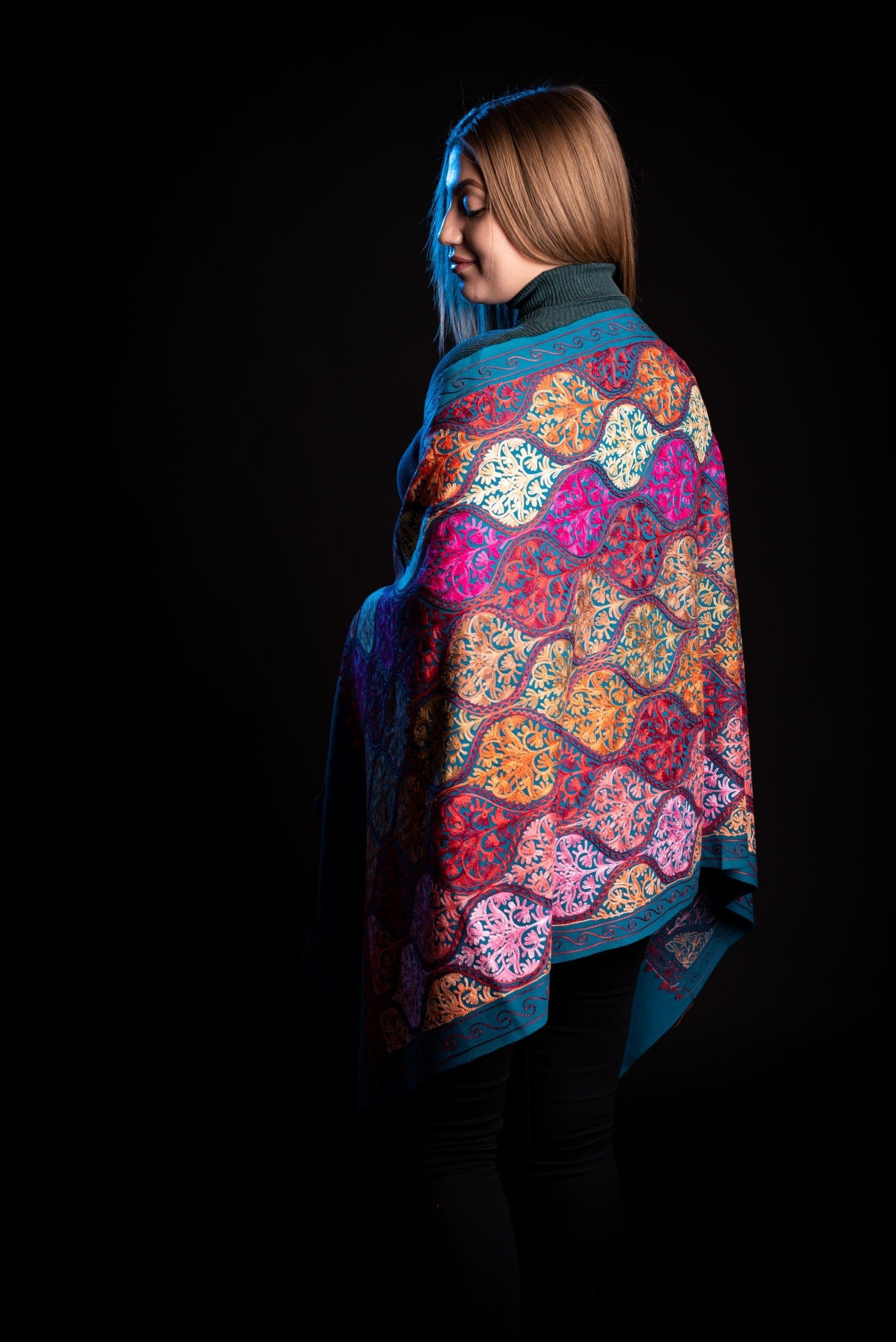 Sal turcoaz de lana reversibil cu broderie hand made India