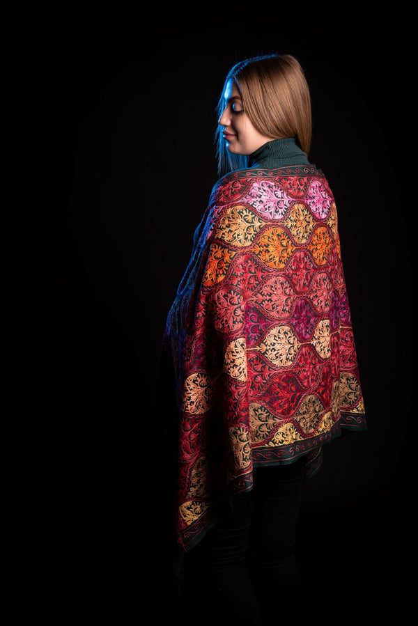 Șal verde din lână reversibilă cu broderie hand made India