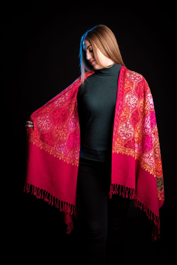 Sal roz de lana reversibil cu broderie hand made India