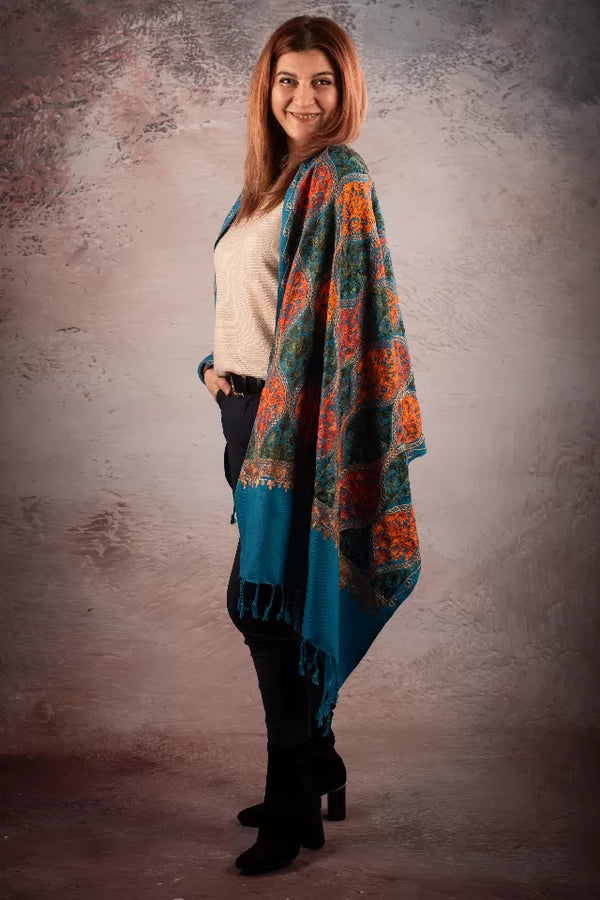 Șal albastru din lână reversibilă cu broderie hand made India