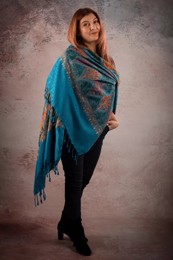 Șal albastru din lână reversibilă cu broderie hand made India