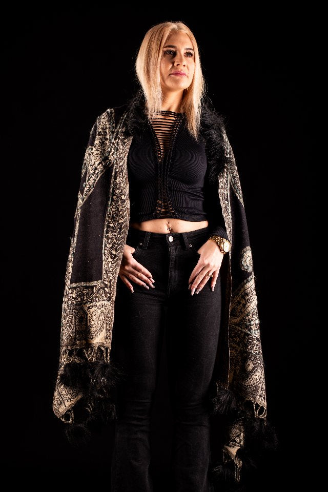 Sal negru-bej cu broderie hand made si blanita artificiala India