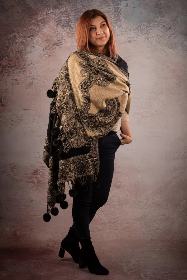 Sal negru-bej cu broderie hand made si blanita artificiala India