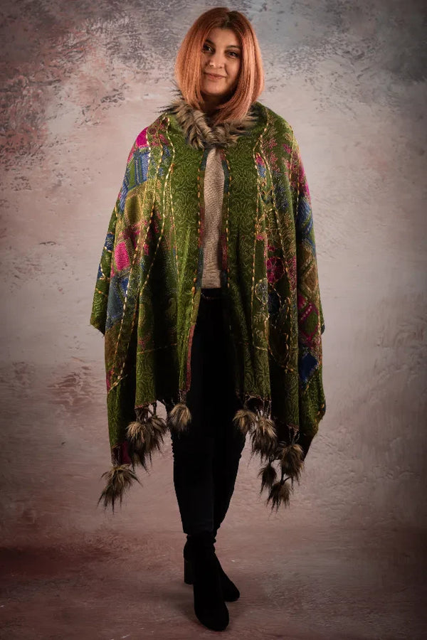 Sal verde cu broderie hand made si blanita artificiala India