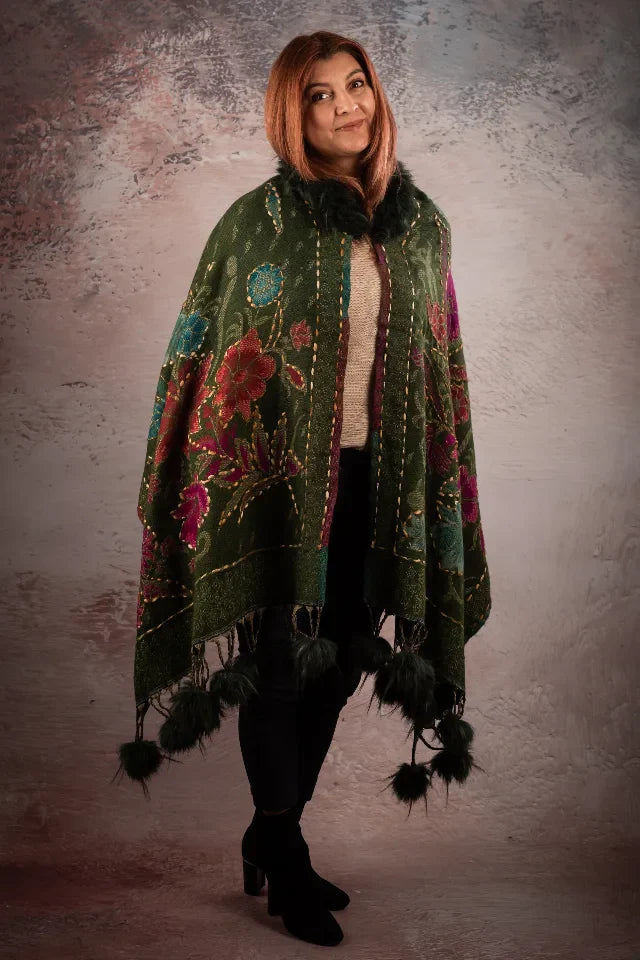 Sal verde cu broderie hand made si blanita artificiala India