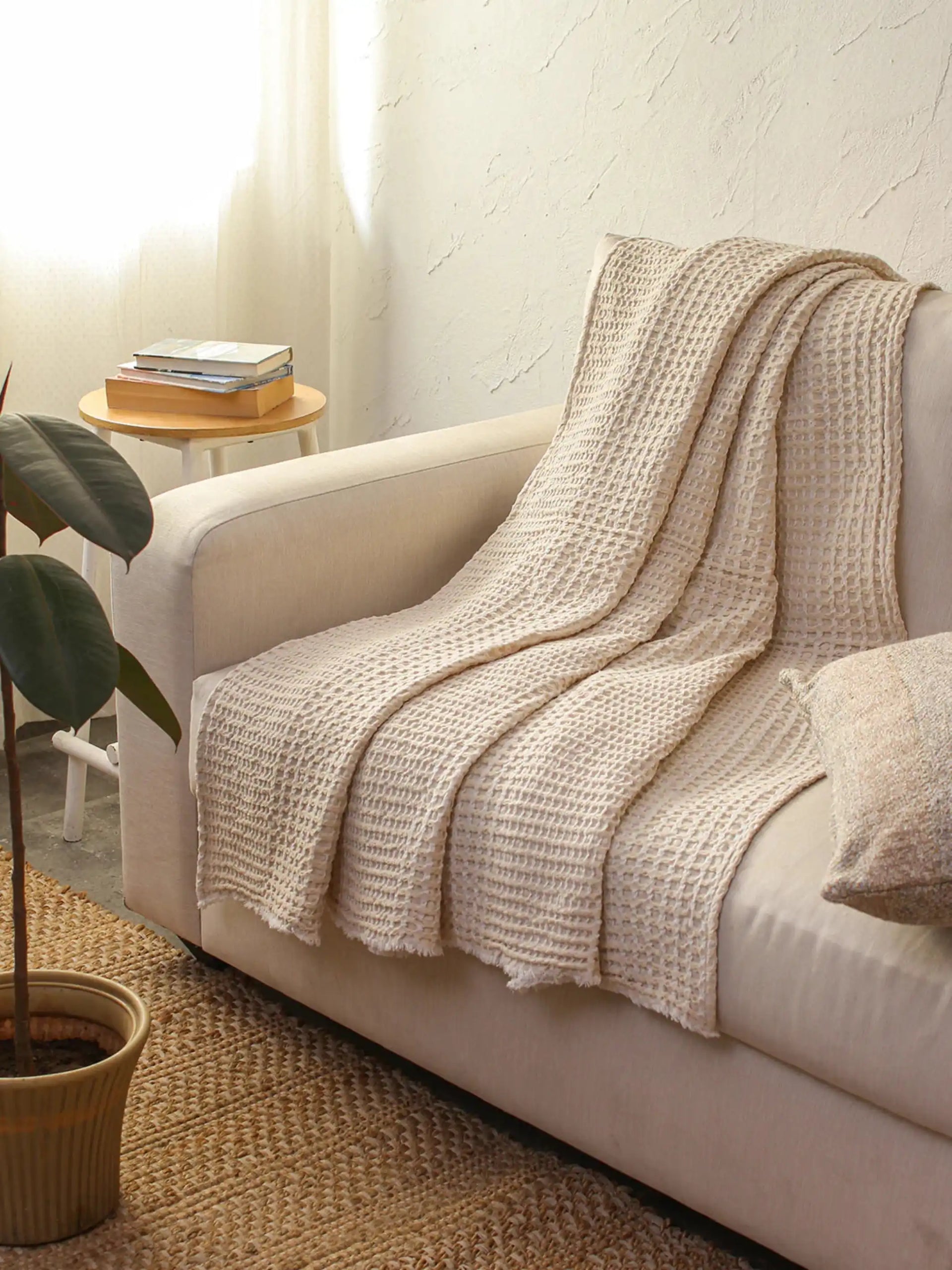 Throw - Karakoram  Natural/White