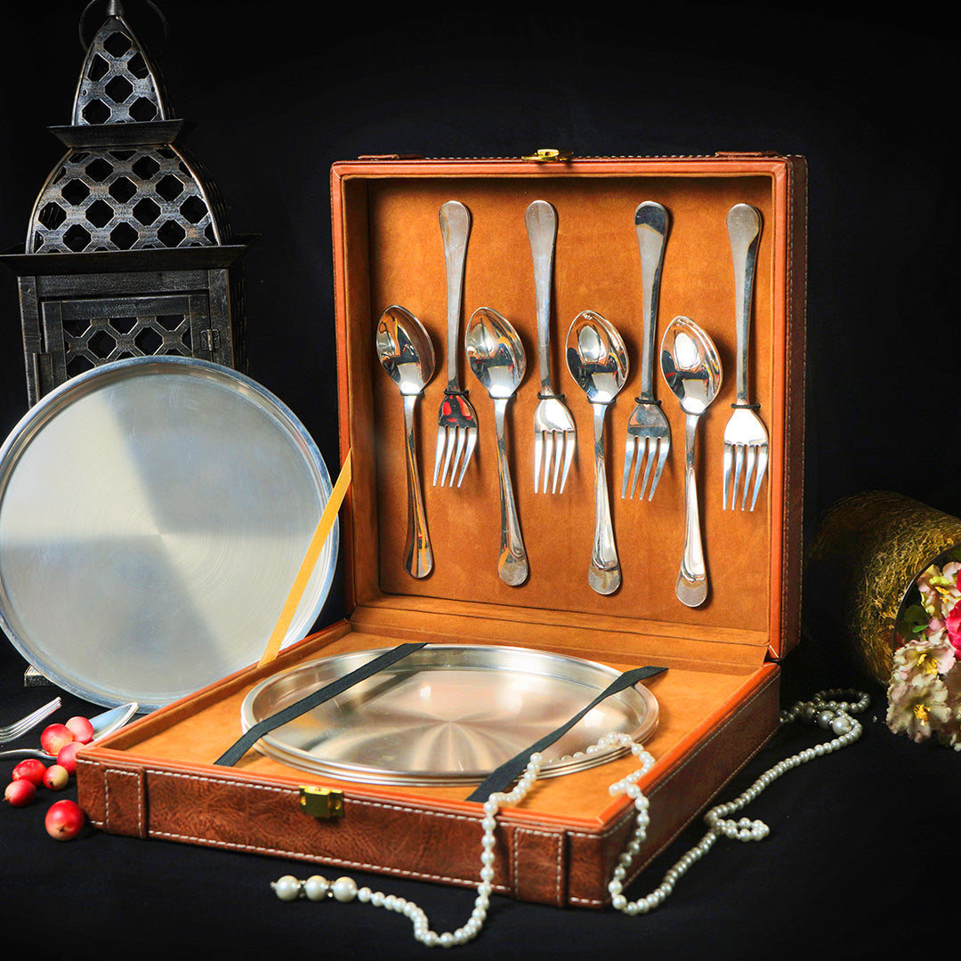 Paramparagat Upyogita Rajsi Snacks Plate Set With Cutlery (18pcs.)