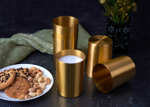 Paramparagat Upyogita Swarna Devyani Brass Glass Set