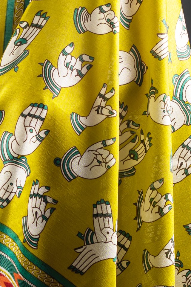 Esarfa Tussar galbenă cu motive indiene