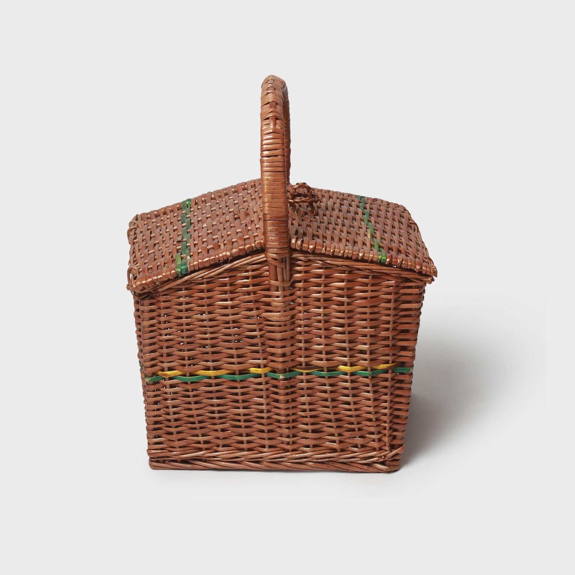 Wicker decorative tray/storage baskets trays/office table paper tray which can be also used as a vegetables tray. Use this natural Wicker/Straw/Dry grass/Seagrass/Kouna Grass small tray online as gift
