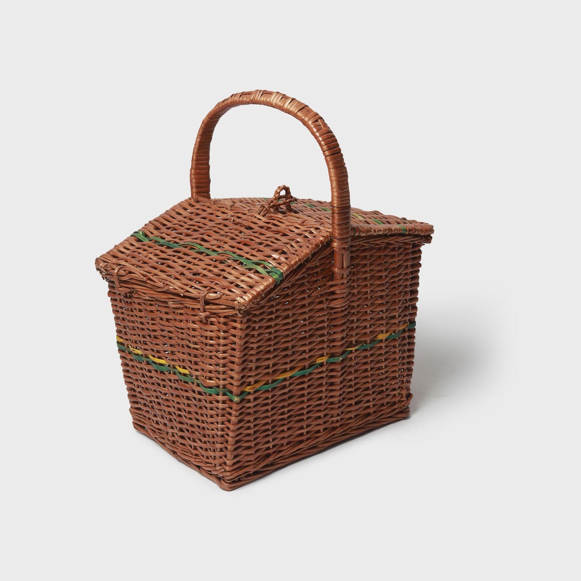 Wicker decorative tray/storage baskets trays/office table paper tray which can be also used as a vegetables tray. Use this natural Wicker/Straw/Dry grass/Seagrass/Kouna Grass small tray online as gift