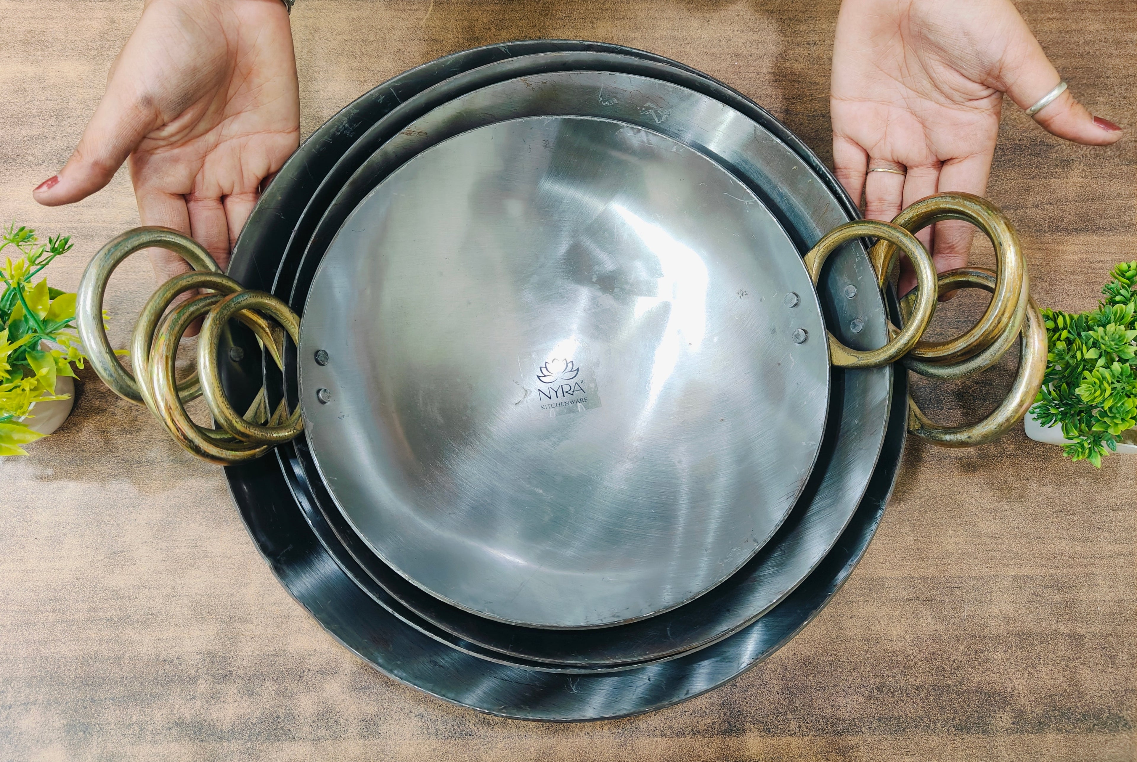 Royale Iron Kadhai/Wok with Sturdy Handle