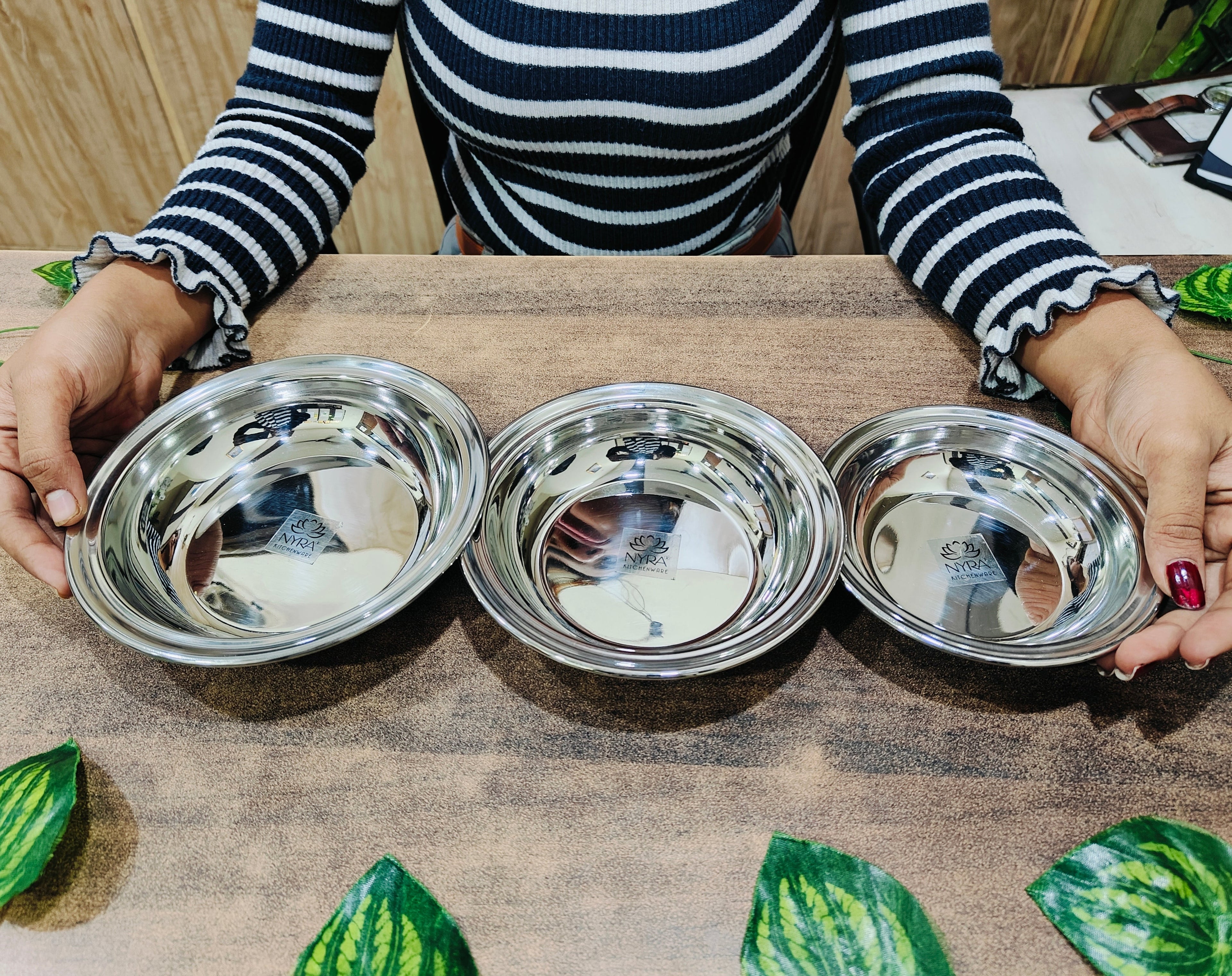 Showing different sizes of Stainless Steel Dahivada Serving Bowl 