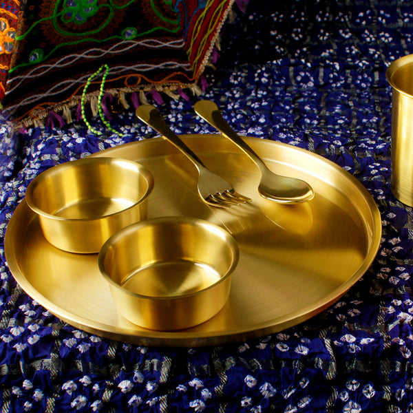 Paramparagat Upyogita Swarna Maharani 11' Pure Brass Dinner Set